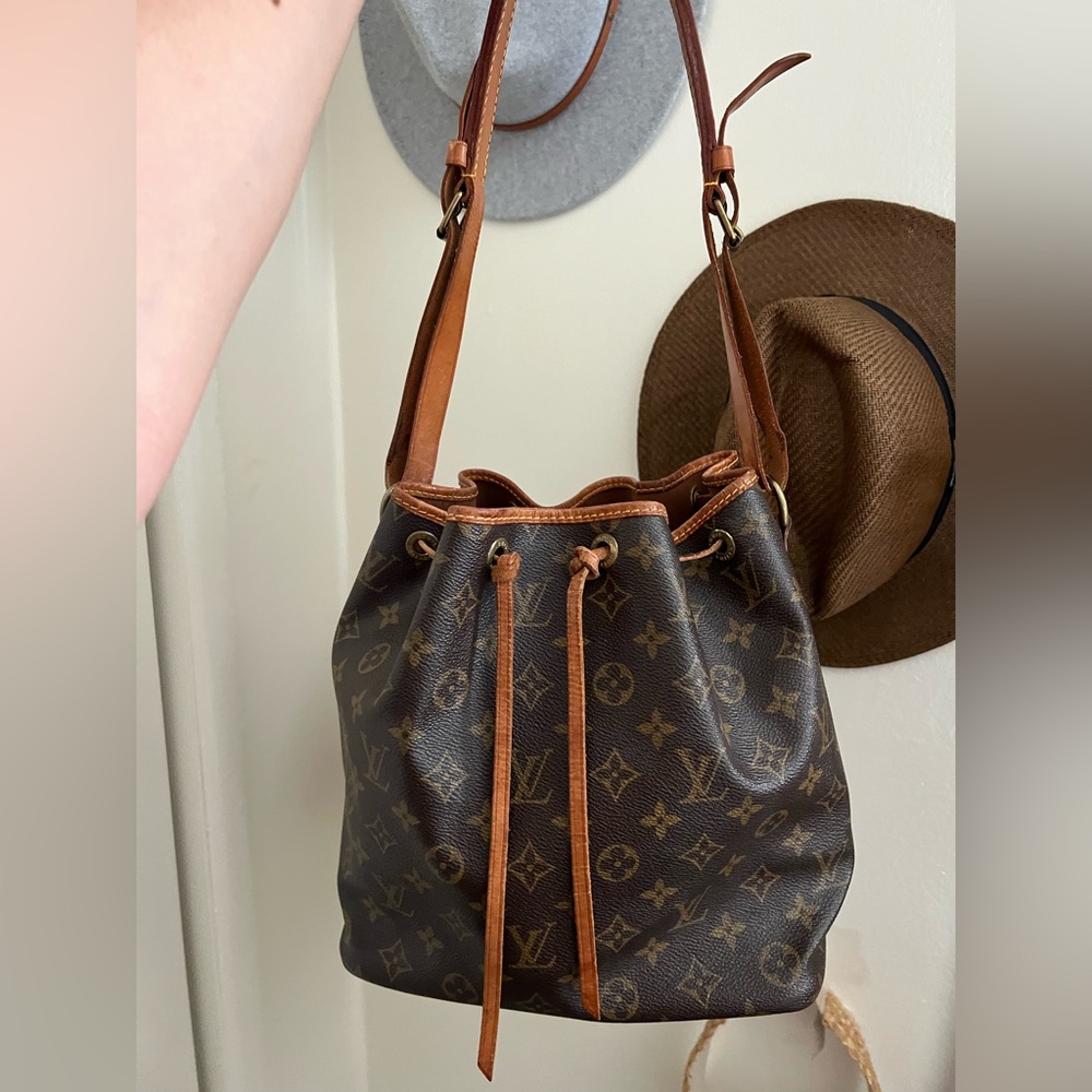 LOUIS VUITTON Monogram Noe Vintage Bucket